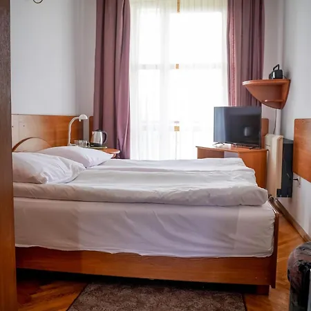 Watra-widok Na Tatry&blisko Term Bukowina Pensjonat